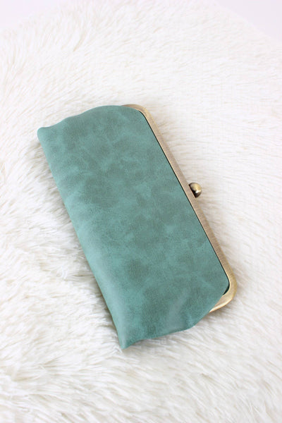 Karen Kiss Lock Clutch Bag: Tan
