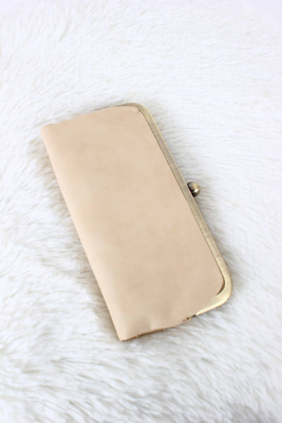 Karen Kiss Lock Clutch Bag: Tan